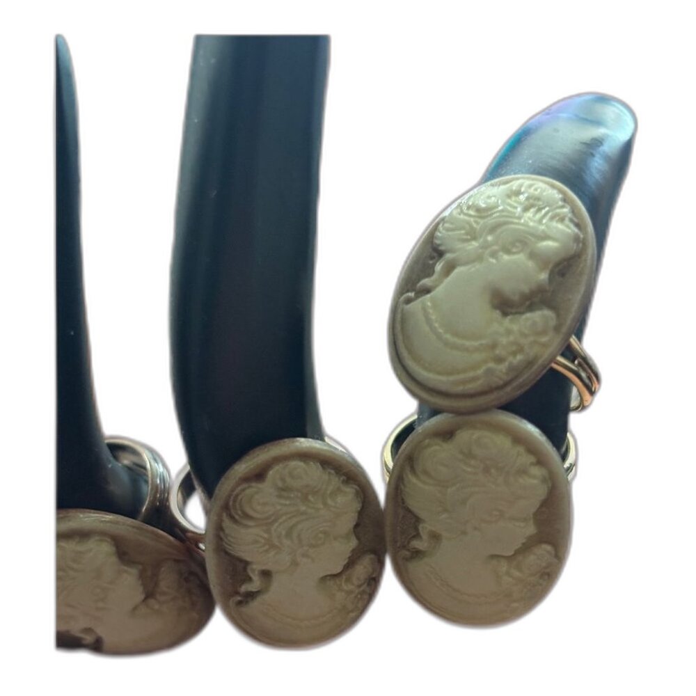 Handmade Cameo Ring | Coquette & Vintage Style | Adjustable - Picture 2 of 2